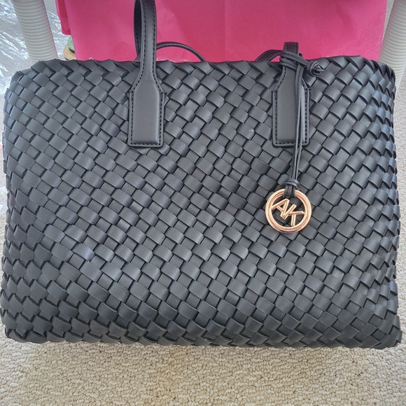 Anne Klein Black Vegan Woven Tote with Removable Clutch/Wristlet/Pouch NWOT 🌷🌷 - Picture 2 of 7